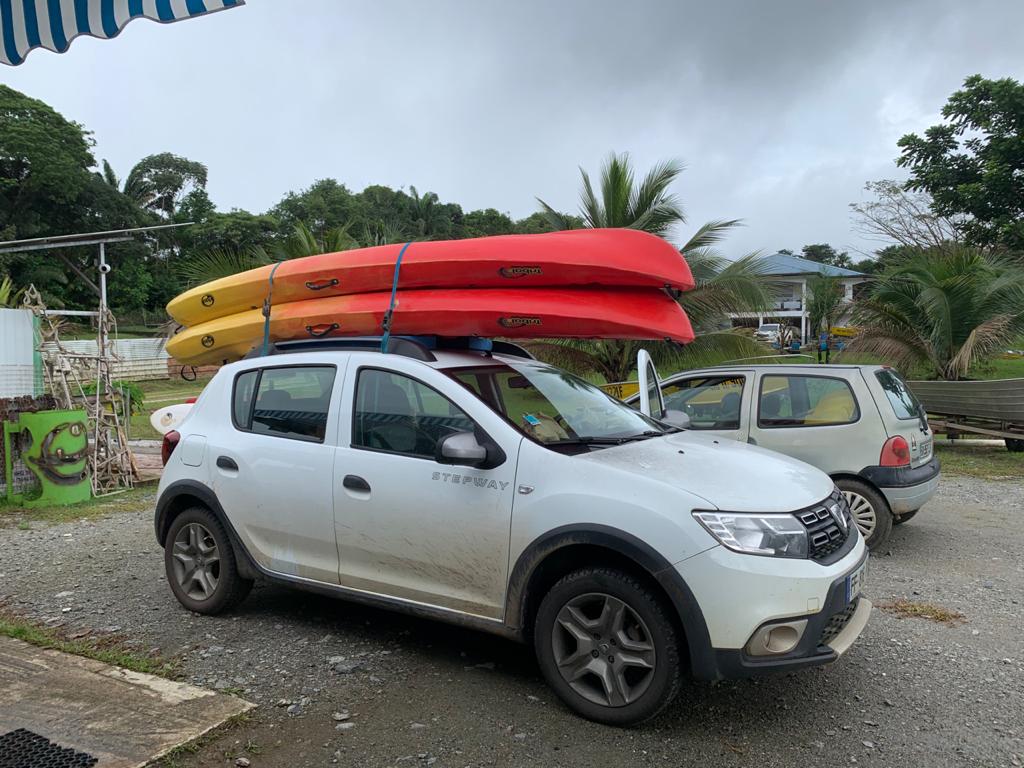 Kayak_sur_voiture_1