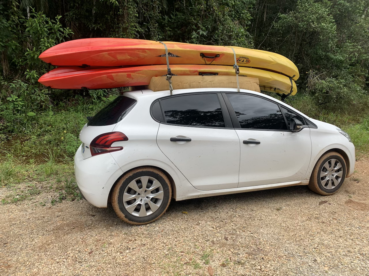 Kayak_sur_voiture_2